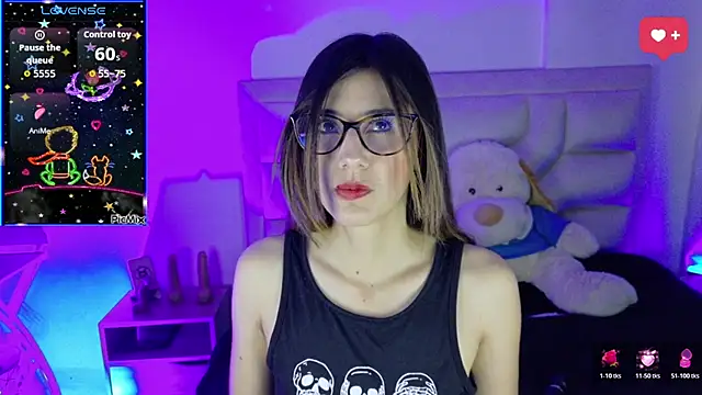  jade white  online show from April 10, 2026, 12:21 pm