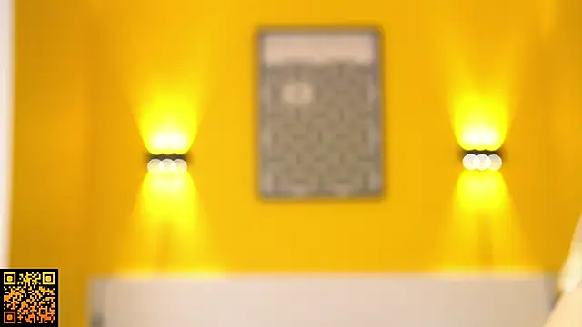 norakisses online show from September 18, 2025, 8:38 am