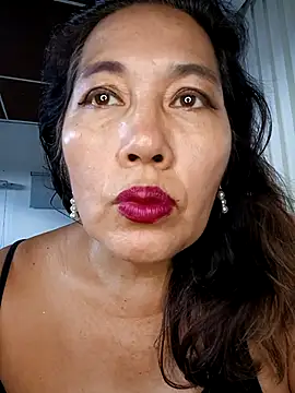 anniecoopeer online show from February 18, 2025, 4:16 pm