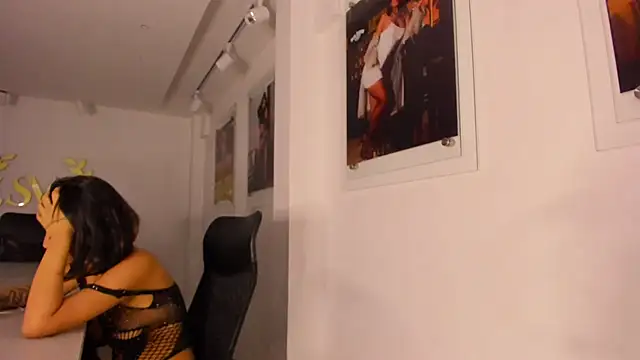 Snapshot of NairobiLee chatting on March 19, 2025, 12:01 pm NairobiLee online show from March 19, 2025, 12:01 pm