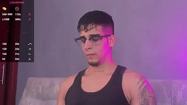 iamcamiloo  online show from January 9, 2025, 6:27 am