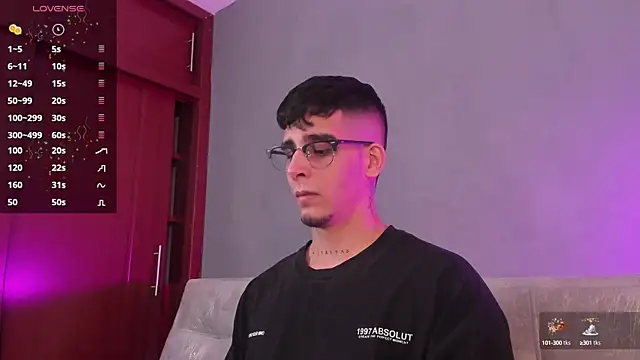 iamcamiloo  online show from January 11, 2025, 4:16 am