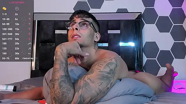 iamcamiloo  online show from February 4, 2025, 6:36 am