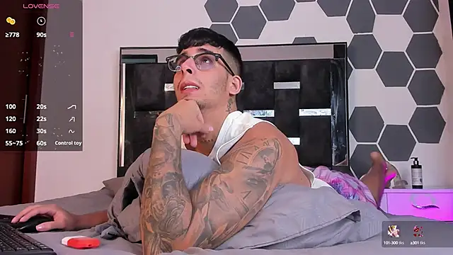 iamcamiloo  online show from February 6, 2025, 2:44 am