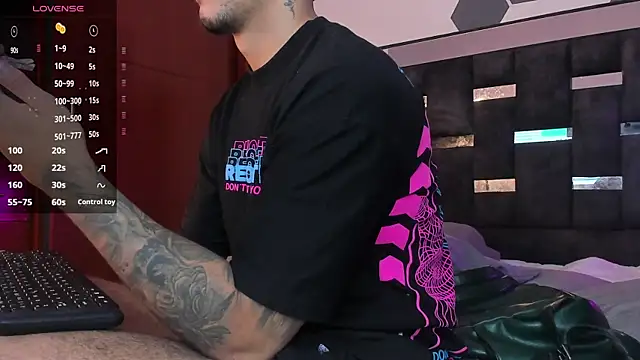 iamcamiloo  online show from February 8, 2025, 4:36 am