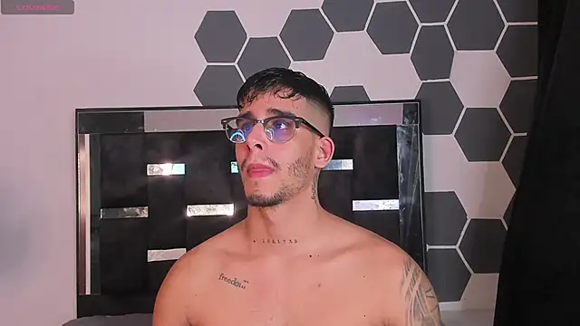 iamcamiloo  online show from February 15, 2025, 4:58 am