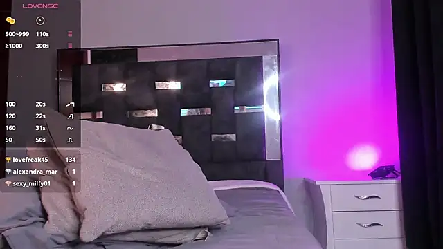 iamcamiloo  online show from February 19, 2025, 9:17 am