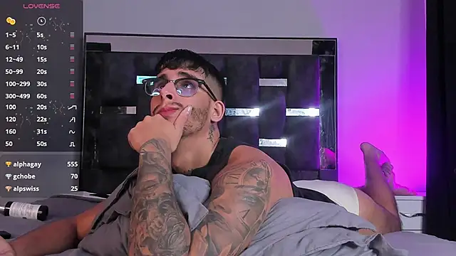 iamcamiloo  online show from February 26, 2025, 7:09 am