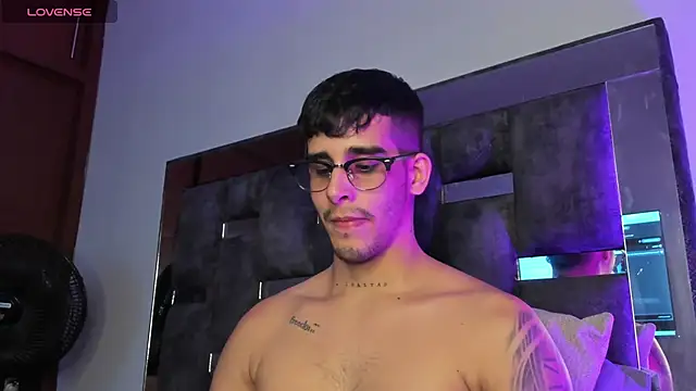 iamcamiloo  online show from March 16, 2025, 4:41 am