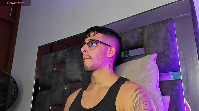 iamcamiloo  online show from March 20, 2025, 12:51 am