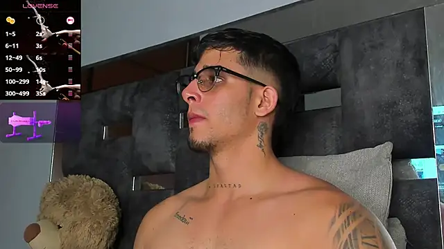 iamcamiloo  online show from September 16, 2025, 4:13 am