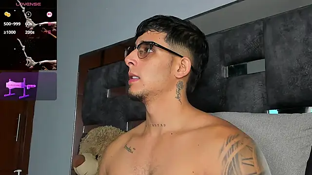 iamcamiloo  online show from October 23, 2025, 4:56 am