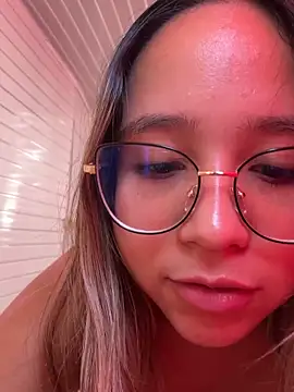 Snapshot of MelanieRoah chatting on June 22, 2026, 5:43 pm MelanieRoah online show from June 22, 2026, 5:43 pm