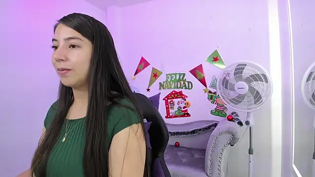 Ema louis  online show from December 23, 2024, 11:57 am