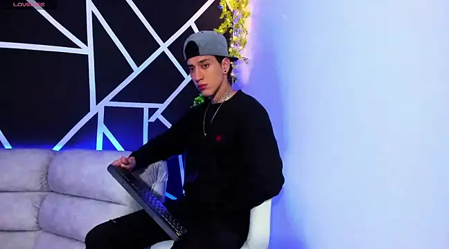 JUSTIN FULLER1 online show from February 1, 2025, 2:58 am