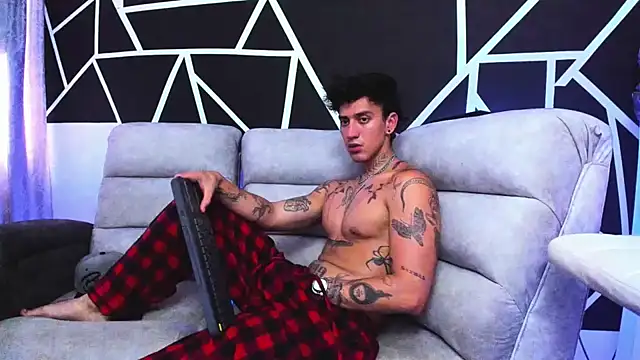 JUSTIN FULLER1 online show from February 9, 2025, 8:24 pm