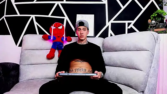 JUSTIN FULLER1 online show from March 19, 2025, 9:16 pm