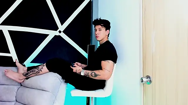 JUSTIN FULLER1 online show from October 19, 2025, 3:45 pm