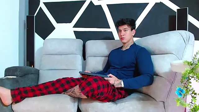 JUSTIN FULLER1 online show from November 29, 2025, 5:38 pm