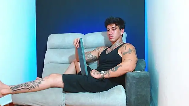 JUSTIN FULLER1 online show from December 22, 2025, 3:47 am