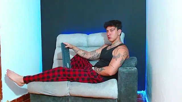 JUSTIN FULLER1 online show from January 12, 2026, 5:40 pm