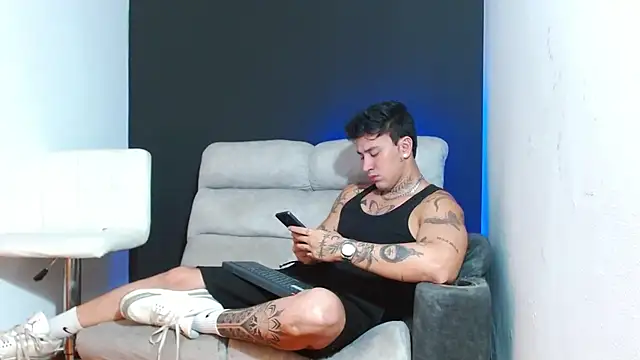 JUSTIN FULLER1 online show from February 25, 2026, 11:14 pm