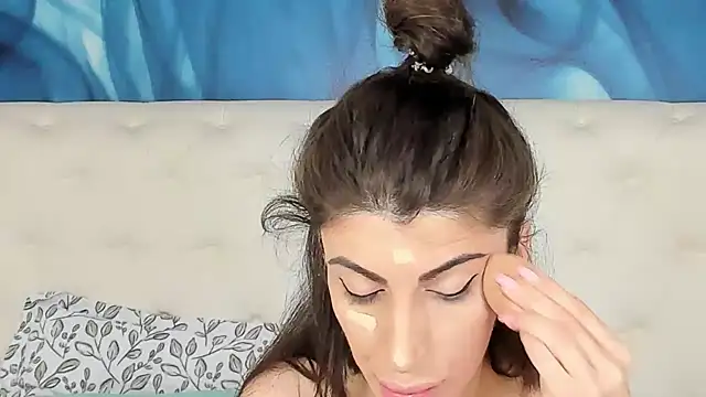 SkinnyDolly online show from October 27, 2025, 3:10 am