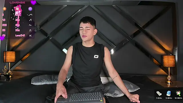 Snapshot of ander_deimond_ chatting on December 10, 2024, 1:11 pm ander deimond  online show from December 10, 2024, 1:11 pm