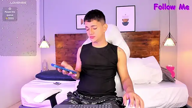 Snapshot of ander_deimond_ chatting on February 13, 2025, 1:15 pm ander deimond  online show from February 13, 2025, 1:15 pm