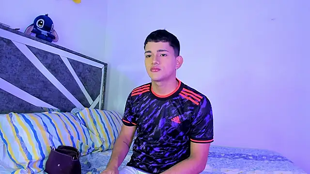 Snapshot of ander_deimond_ chatting on March 3, 2025, 5:29 pm ander deimond  online show from March 3, 2025, 5:29 pm