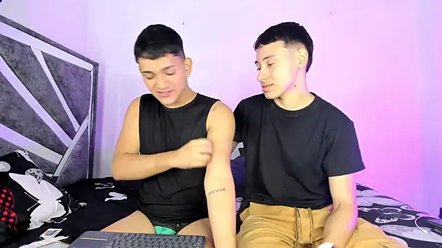 Snapshot of ander_deimond_ chatting on March 18, 2025, 4:59 pm ander deimond  online show from March 18, 2025, 4:59 pm