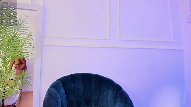 Abril Storm online show from March 8, 2025, 9:18 pm