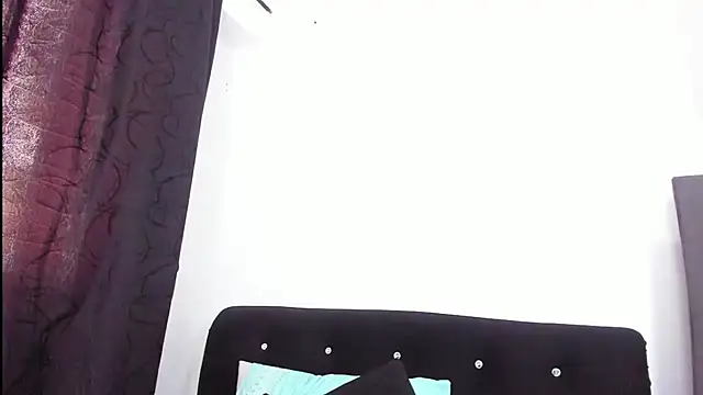 skaysanchez1 online show from March 10, 2025, 9:18 pm