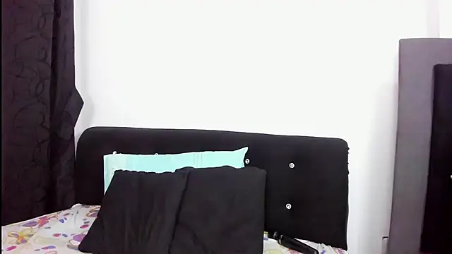 skaysanchez1 online show from March 11, 2025, 4:18 pm