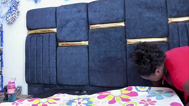 skaysanchez1 online show from April 18, 2026, 7:40 pm