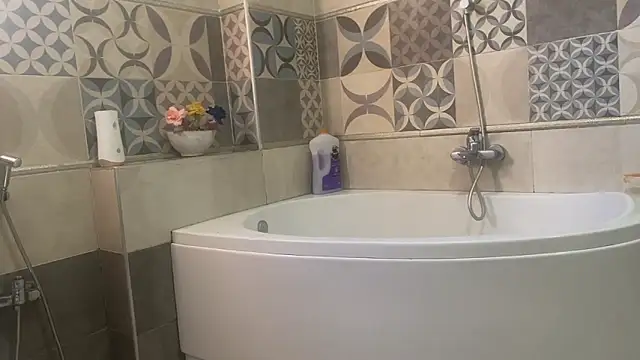 emylolo9 online show from December 14, 2024, 12:44 pm