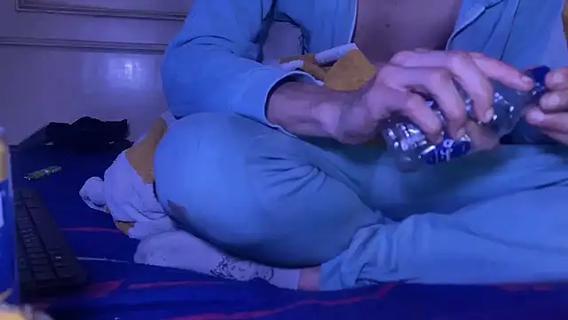 emylolo9 online show from February 2, 2025, 9:02 pm