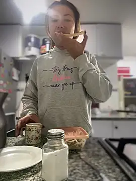 im lorein online show from January 8, 2025, 12:05 pm