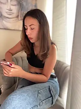 im lorein online show from January 10, 2025, 5:24 pm