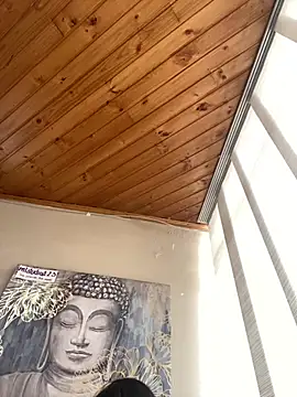 im lorein online show from January 11, 2025, 7:27 pm