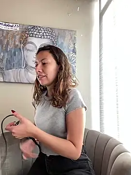 im lorein online show from January 13, 2025, 12:24 pm