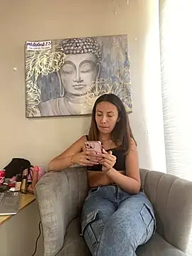 im lorein online show from January 21, 2025, 8:00 pm