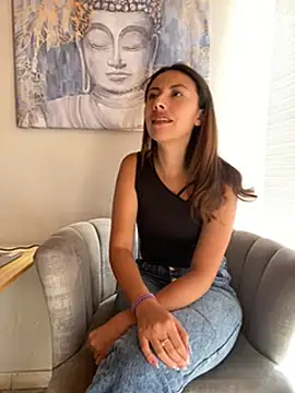 im lorein online show from February 1, 2025, 3:18 pm