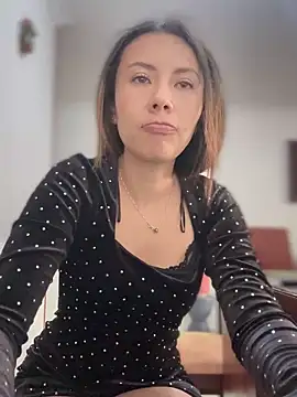 im lorein online show from February 10, 2025, 2:05 pm