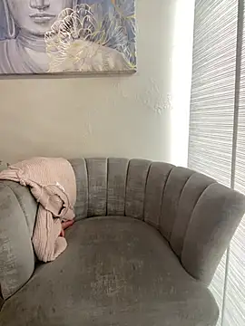 im lorein online show from February 14, 2025, 5:14 pm