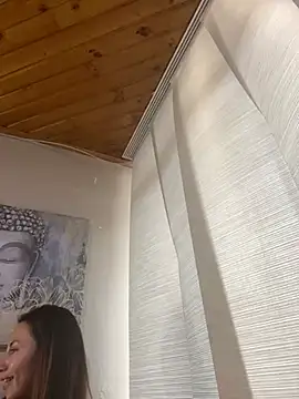 im lorein online show from February 14, 2025, 8:15 pm