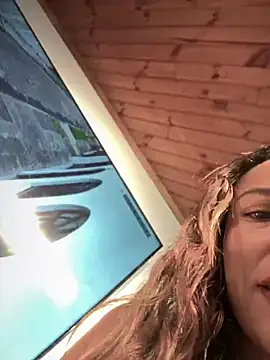 im lorein online show from February 26, 2025, 11:41 am