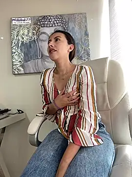 im lorein online show from February 27, 2025, 12:45 pm