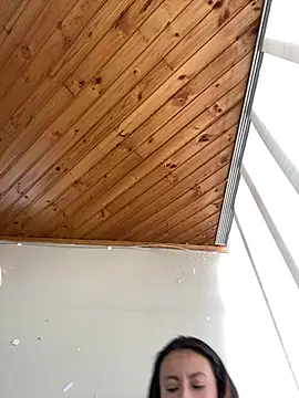 im lorein online show from February 27, 2025, 6:53 pm