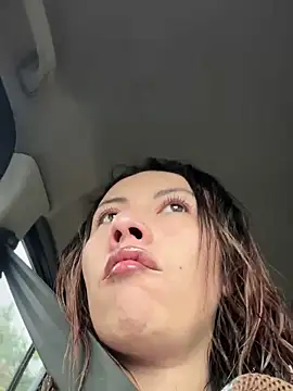 im lorein online show from March 6, 2025, 11:47 am